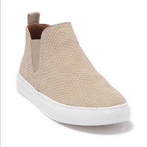 report footwear alexa slip on sneaker